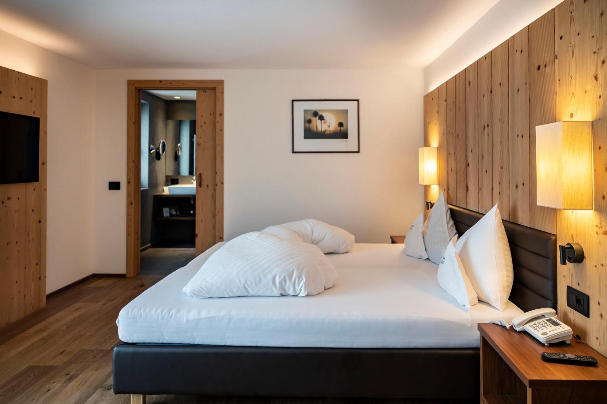 Artnatur Dolomites Hotel & Spa Siusi Bilik gambar